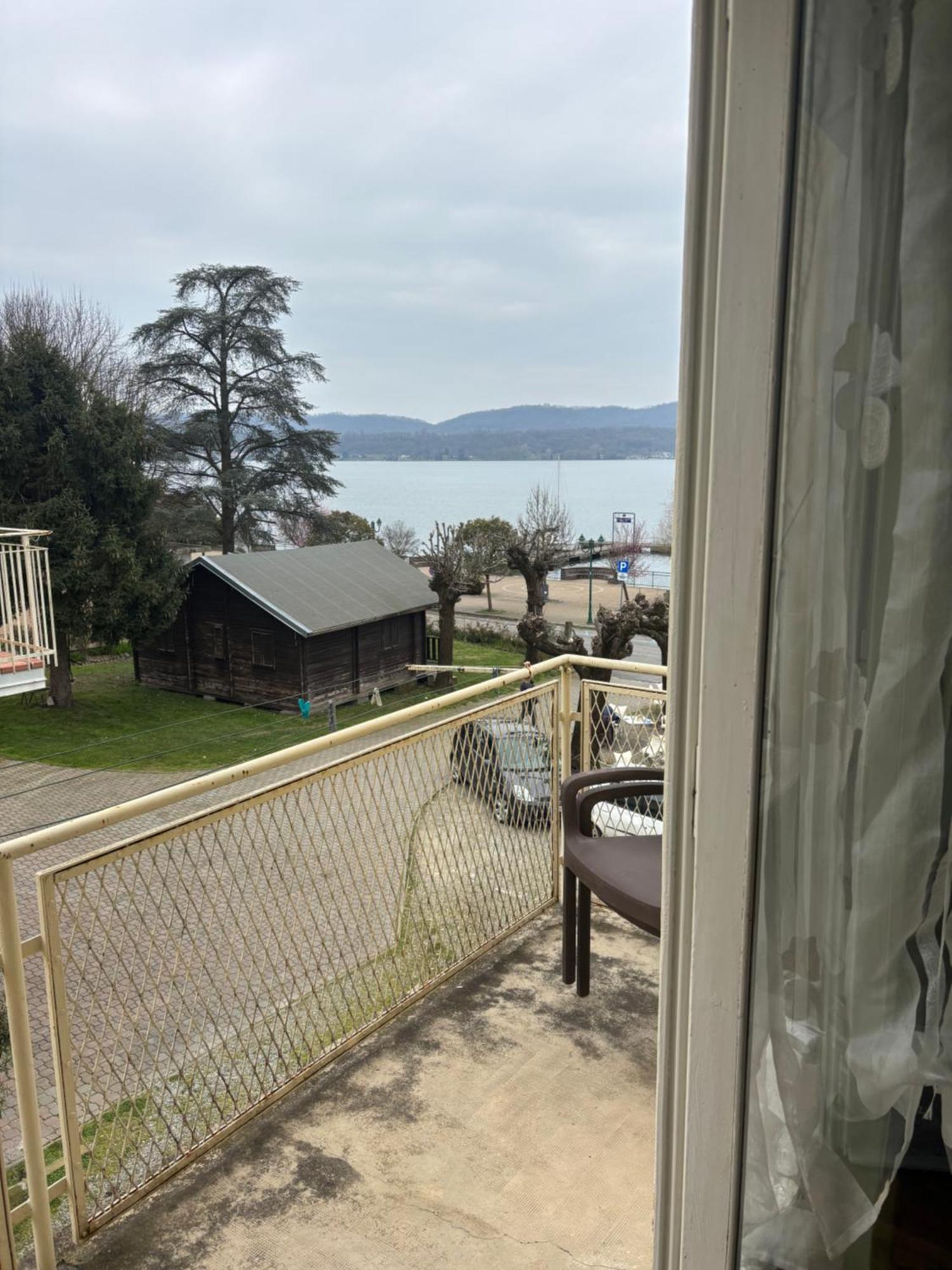 Greenappartament Del Lago Вивероне Екстериор снимка